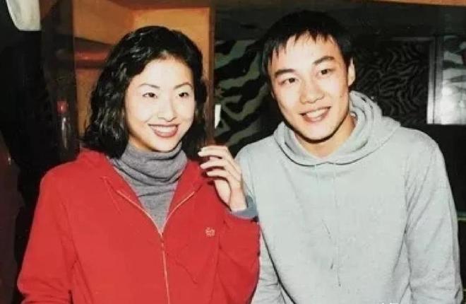 位男星个个花钱如流水一般人真养不起AG旗舰厅网娶了“败家老婆”的3(图3)