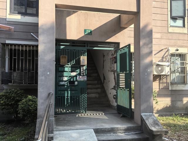 政府早年统一改造实事工程该如何“善后”AG旗舰厅浦东多个小区门禁同时瘫痪又是(图3)